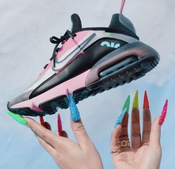 rosalia-nike-air-max-2090