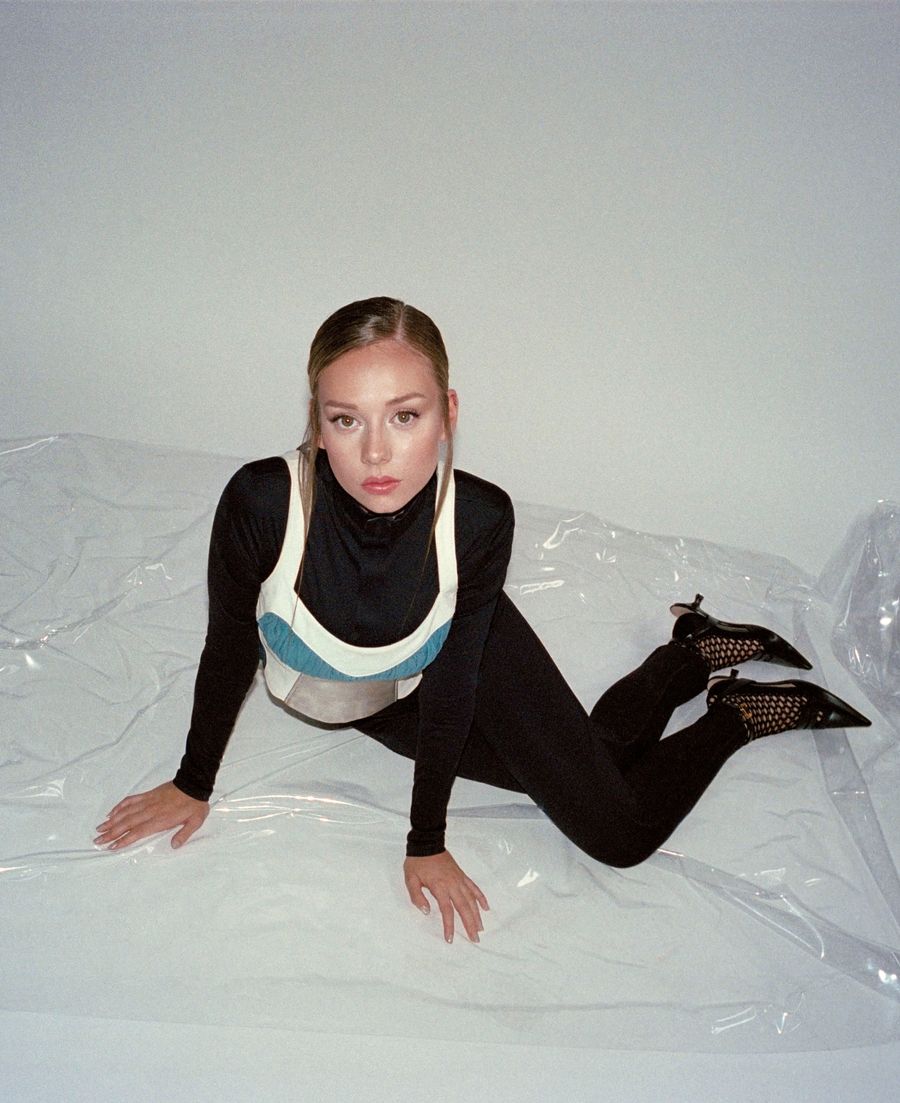 ELLE_Ester-Exposito.jpg