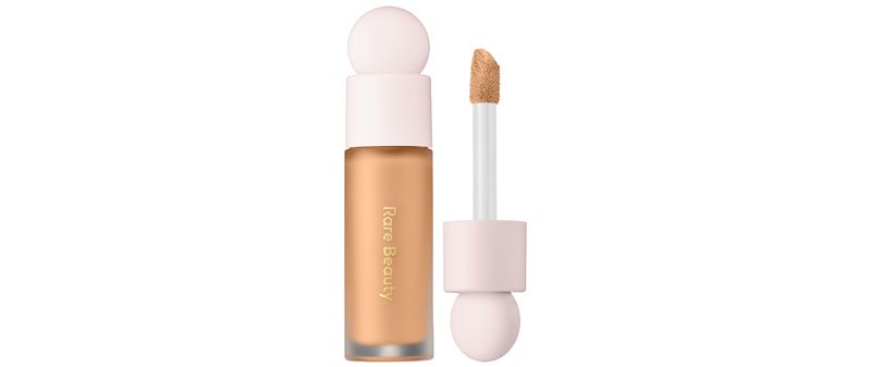 rare beauty-habitos-skincare-maquillaje-envejecer-piel-joven-fps-bloqueador.jpg