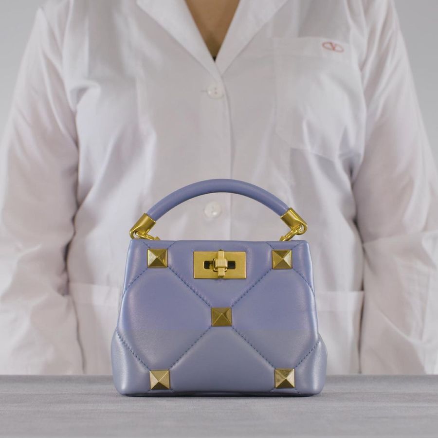 maisonvalentino_185269562_1104418420051445_2381403525047530252_n.jpg