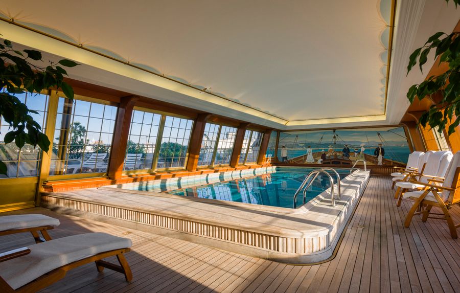 Le Bristol Paris - Piscine - © Roméo Balancourt.jpg