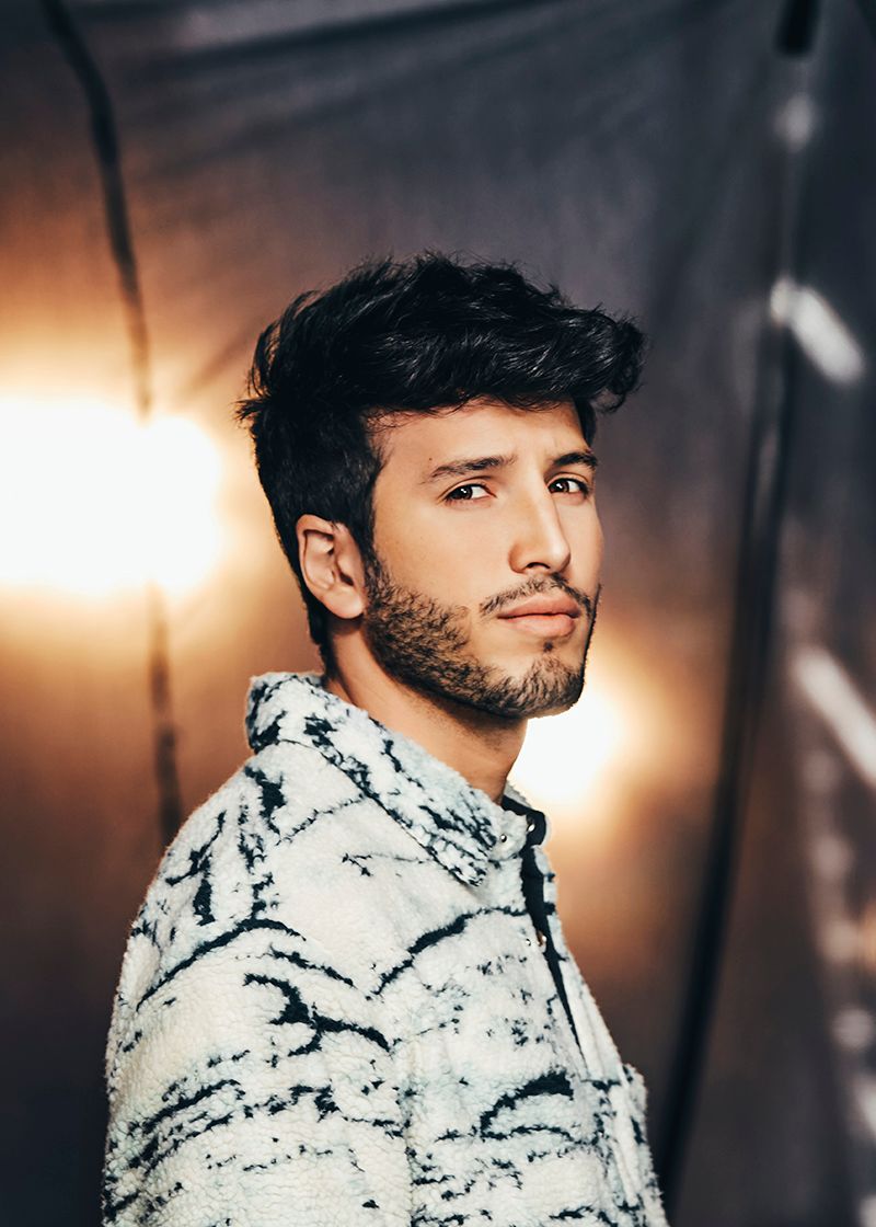 1-sebastian yatra-tommy hilfiger-fragancia-locion-impact-intense-entrevista.jpg