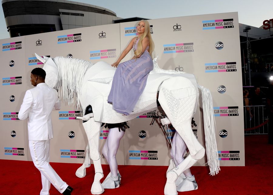 2013 American Music Awards - Arrivals