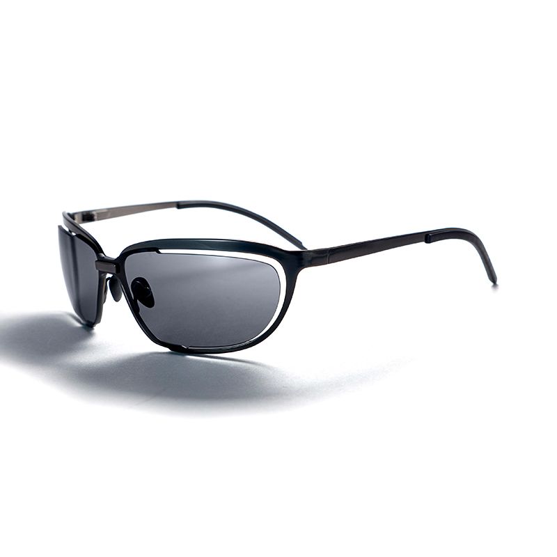 matrix resurrections lentes tom davis