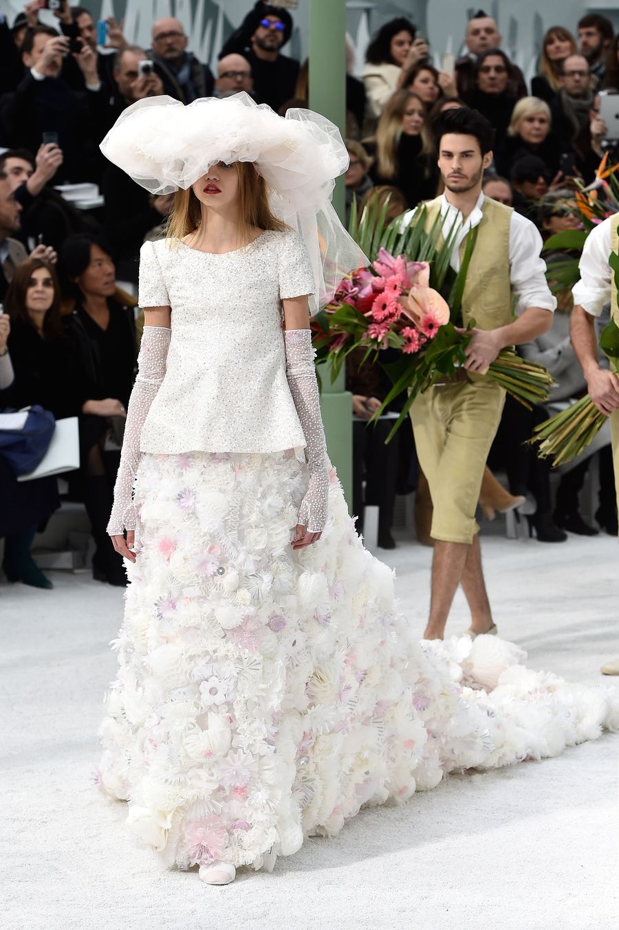 Chanel : Runway - Paris Fashion Week - Haute Couture S/S 2015