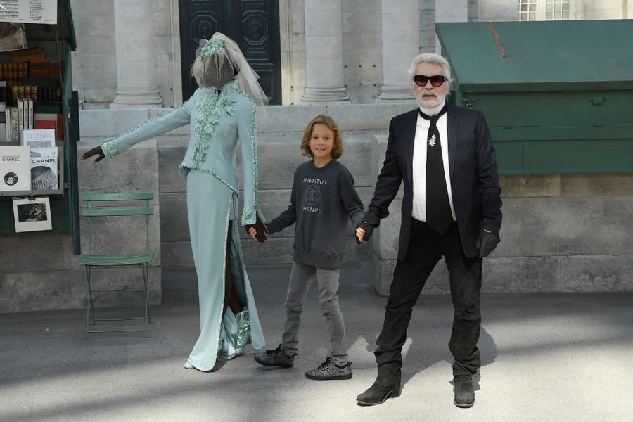 Chanel : Runway - Paris Fashion Week - Haute Couture Fall Winter 2018/2019