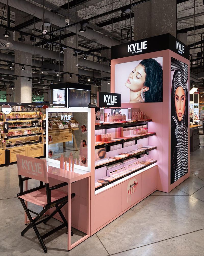 kylie jenner reina instagram record mujer 300 millones seguidores