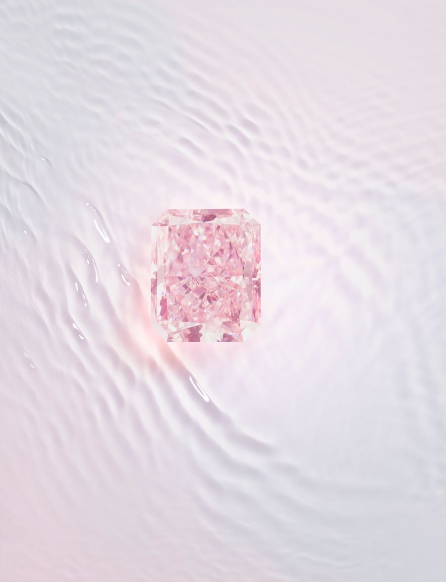 'Rose of Caroline' fancy intense pink diamond ©Eric Sauvage_1.jpg