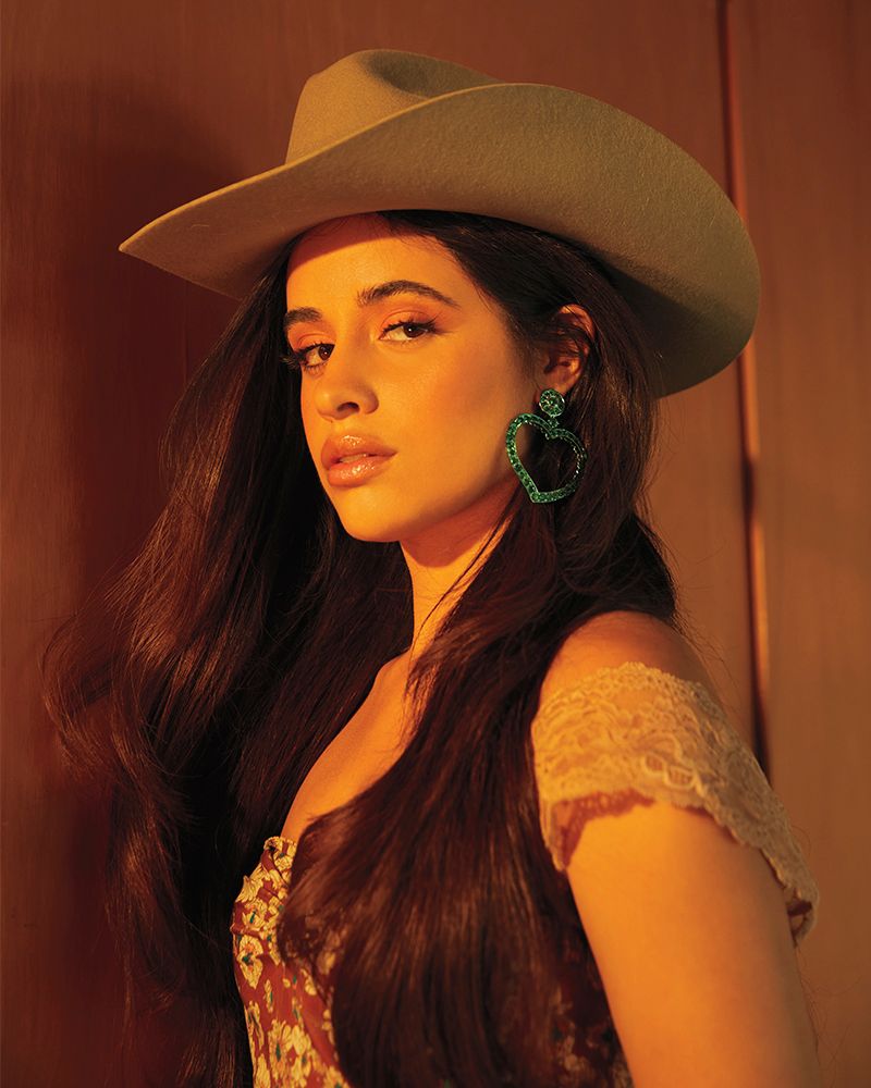 Camila-Cabello-Elle-Portada-Abril-Nuevo-Álbum-2022-Raíces-Latinas-1.jpg
