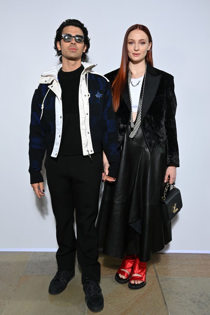 Louis Vuitton : Photocall - Paris Fashion Week - Womenswear F/W 2022-2023