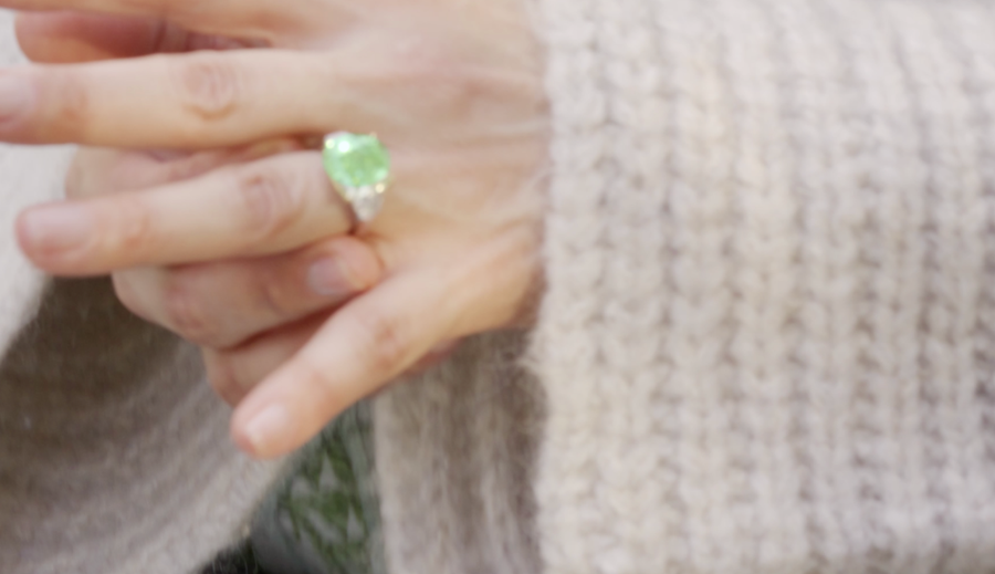 anillo-compromiso-verde-jlo.png