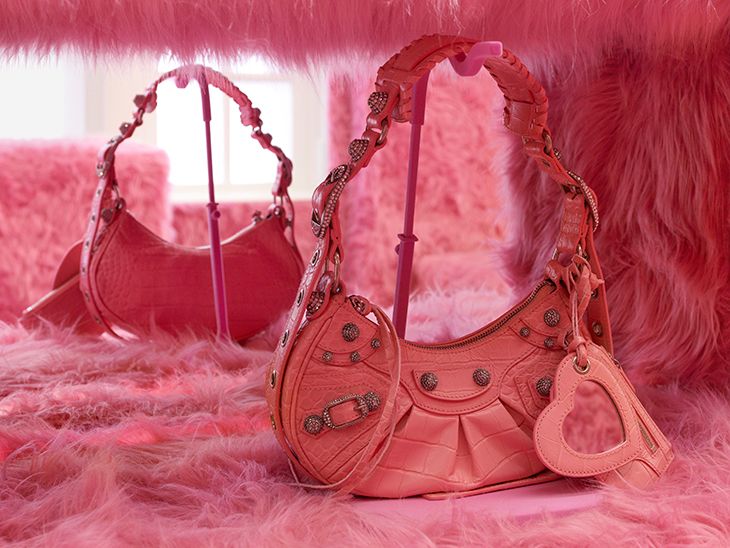 balenciaga tienda peluche rosa cagole
