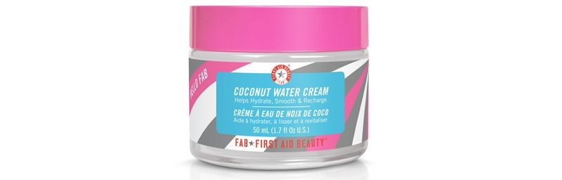 FIRST AID BEAUTY-piel grasa-oleosidad-grasosa-maquillaje-skincare-hidratante-primer-base-cc cream-polvos fijadores-sellar.jpg