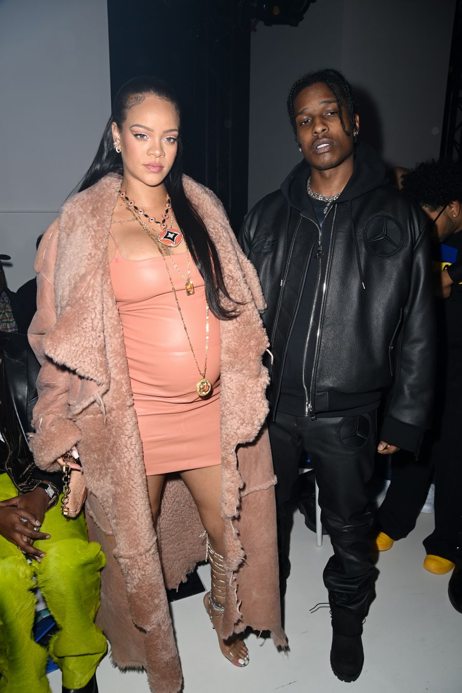 Off-White : Front Row - Paris Fashion Week - Womenswear F/W 2022-2023