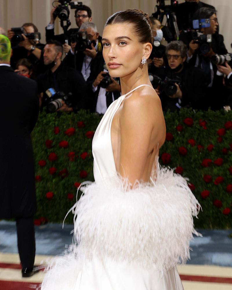 hailey-bieber-met-gala-2022-gilded-glamour-looks-2.jpg
