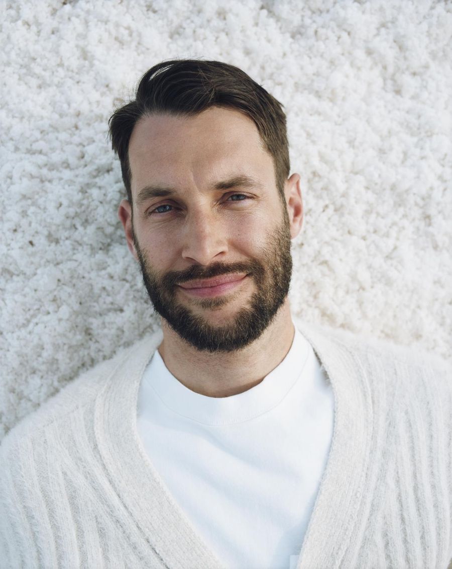 Nike_x_Jacquemus_Simon_Porte_Jacquemus_Portrait_native_1600.jpg