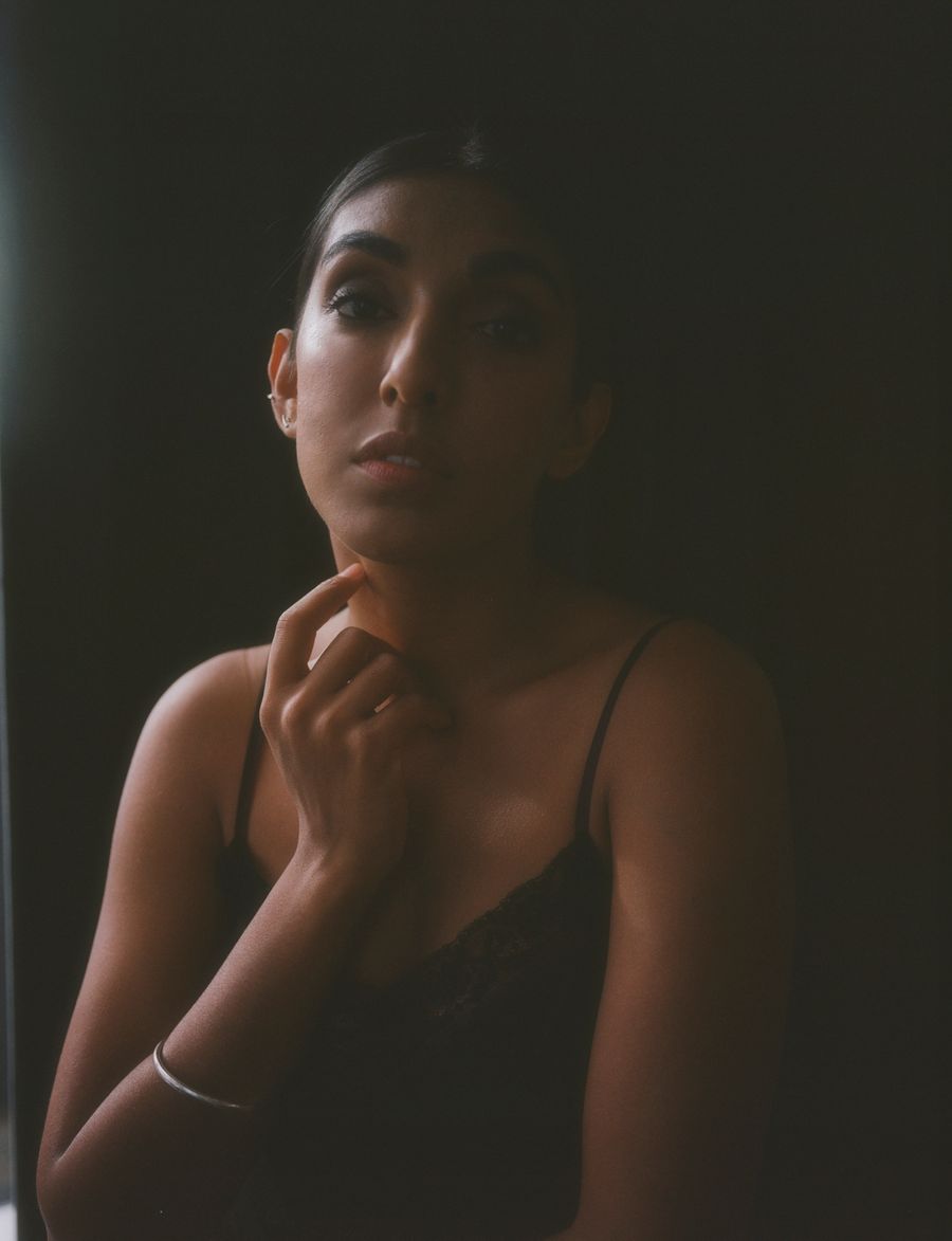 rupi-kaur-la-escritora-de-poesia-que-atrajo-a-los-mas-jovenes-3.jpg