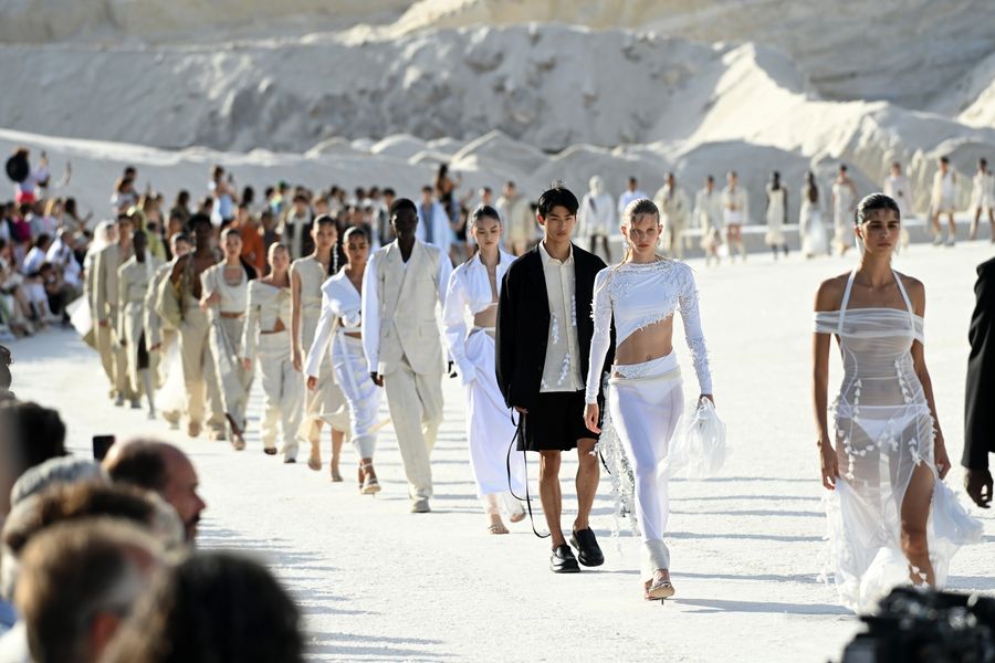 Jacquemus mina salitre sal arles