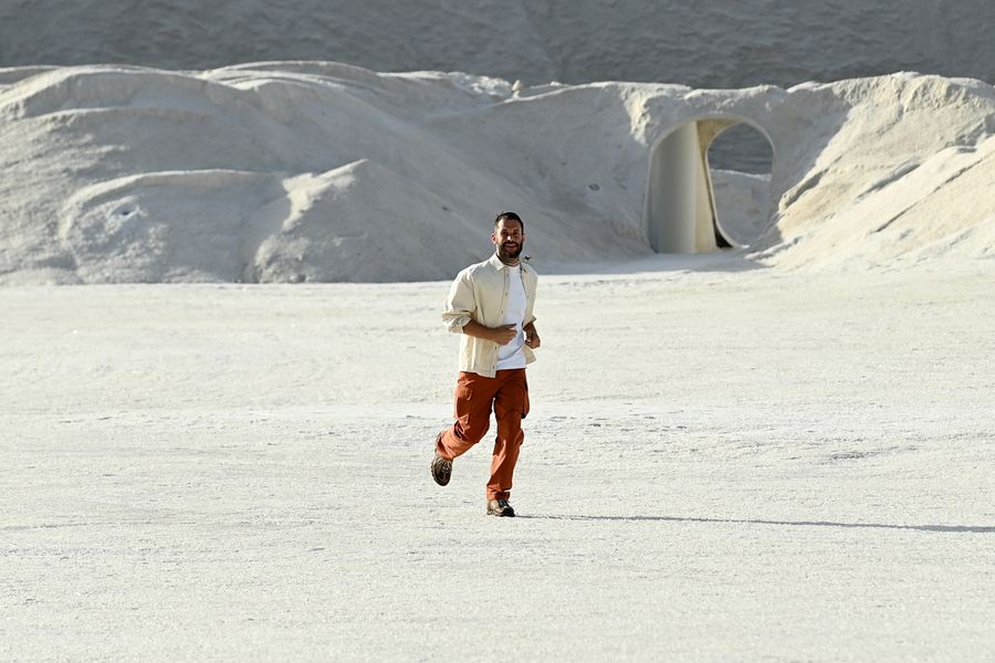 simon porte jacquemus mina sal salitre arles