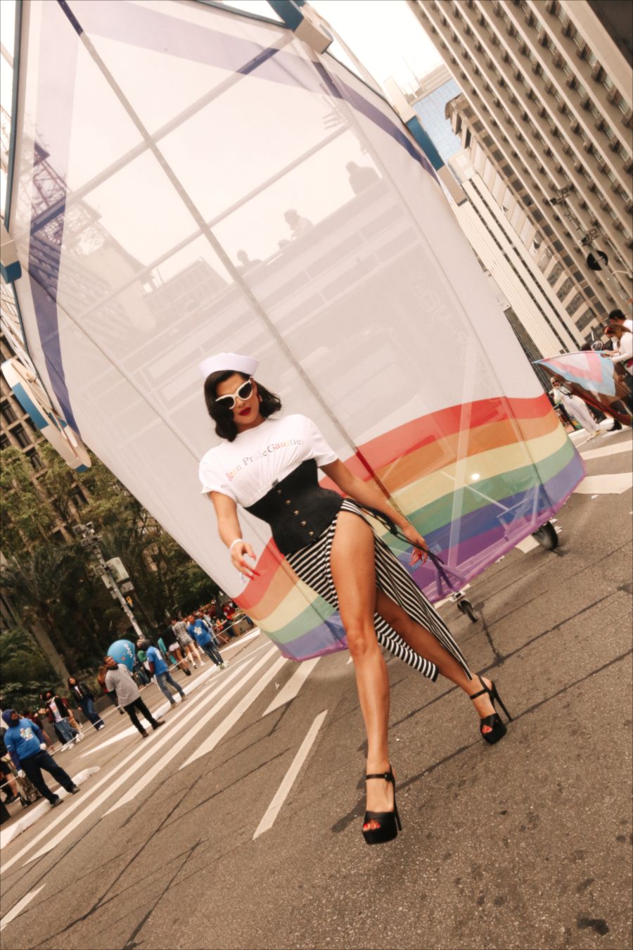 jean-pride-gaultier-marcha-orgullo-mas-grande-mundo-2.jpg
