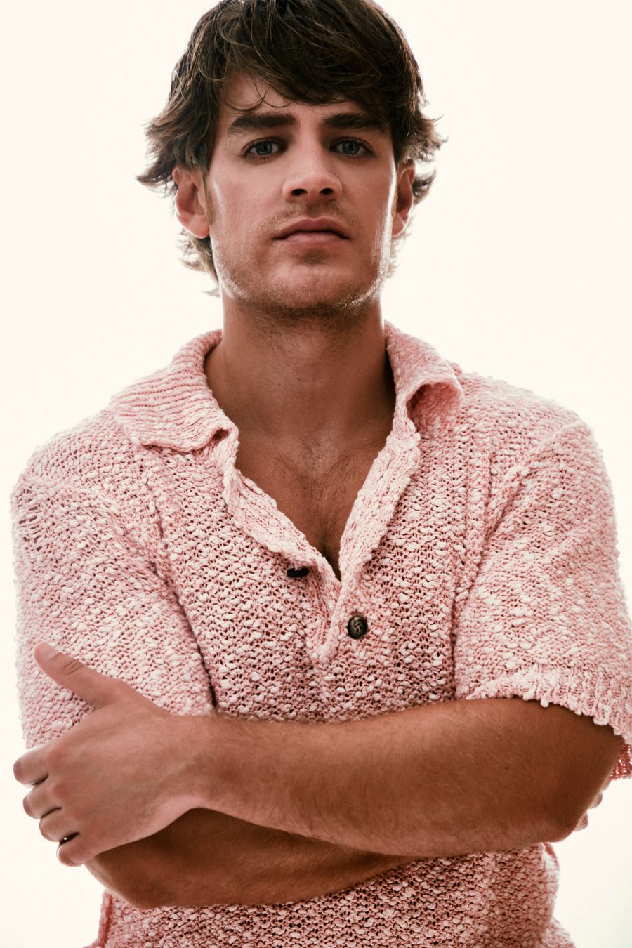 polo-morin-entrevista-elle-Red-White-&-Royal-Blue-quien-mató-a-sara-2.jpg