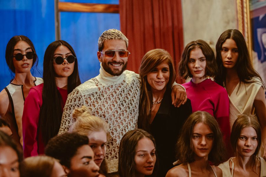 Maluma en el desfile de Lorena Saravia en Oaxaca durante Fashion Week México.