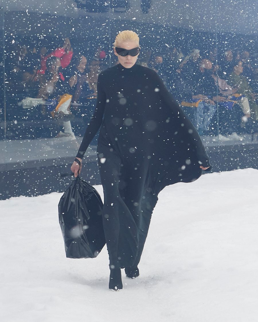 balenciaga bolsa basura negra