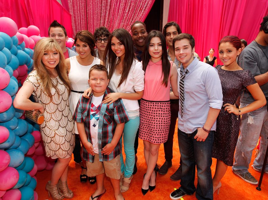 Nickelodeon "iParty With Victorious" Premiere - Orange Carpet