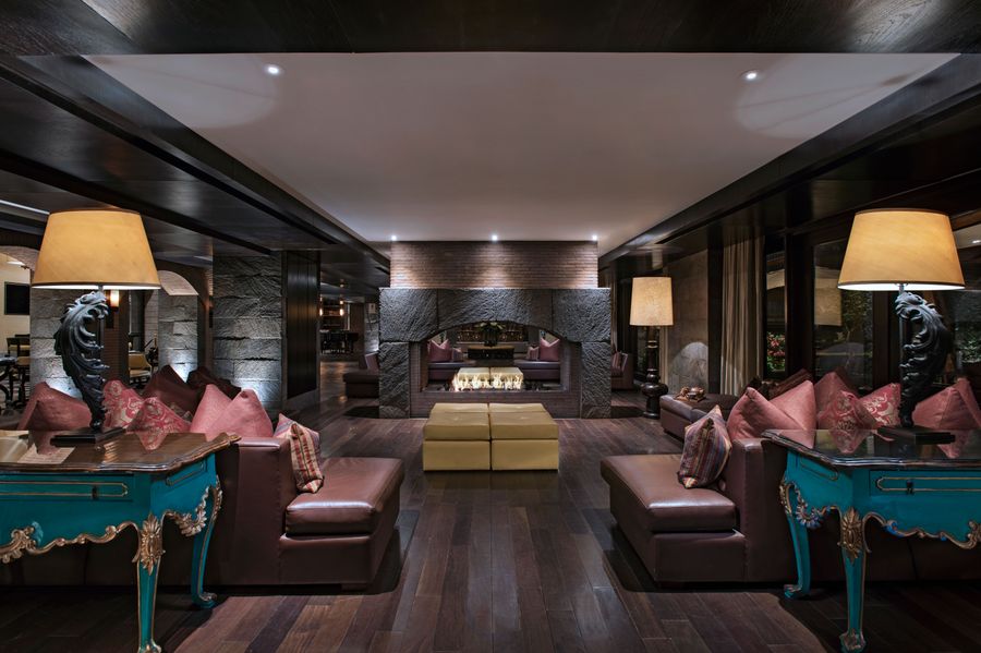 mhrsCUZMCre-561028-Qespi-Bar-Nina-Soncco-Lounge-High.jpg