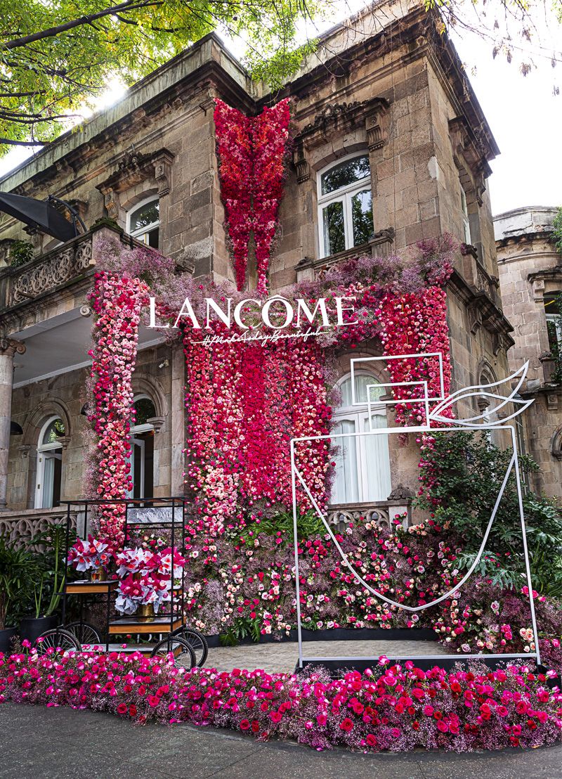 2-LANCOME-FLORES-CDMX-CIUDAD DE MEXICO-ROSA-ROSAS-FACHADA-EXPLOSION-FELICIDAD.jpg