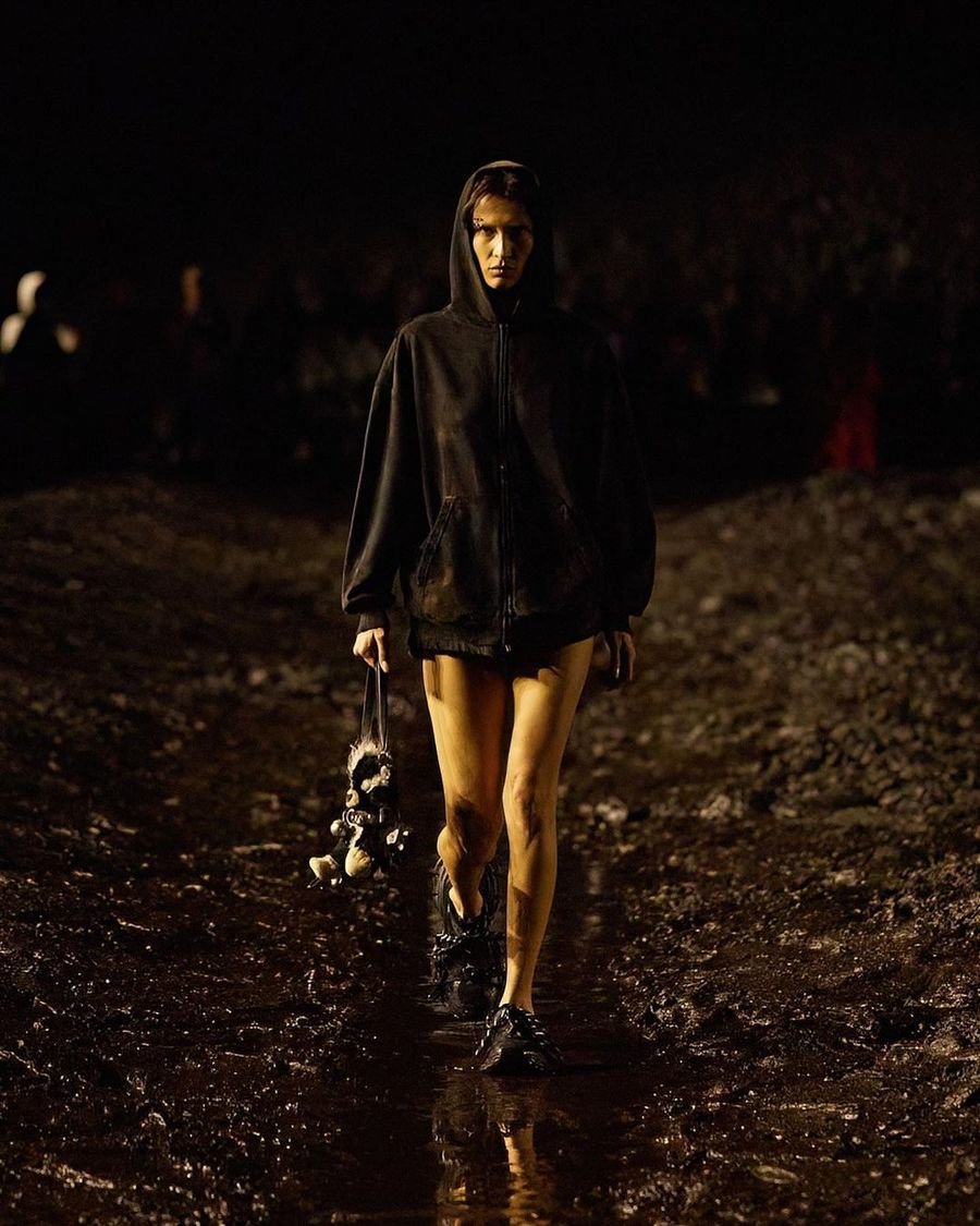 bella-hadid-semana-de-la-moda-de-paris-balenciaga.jpg