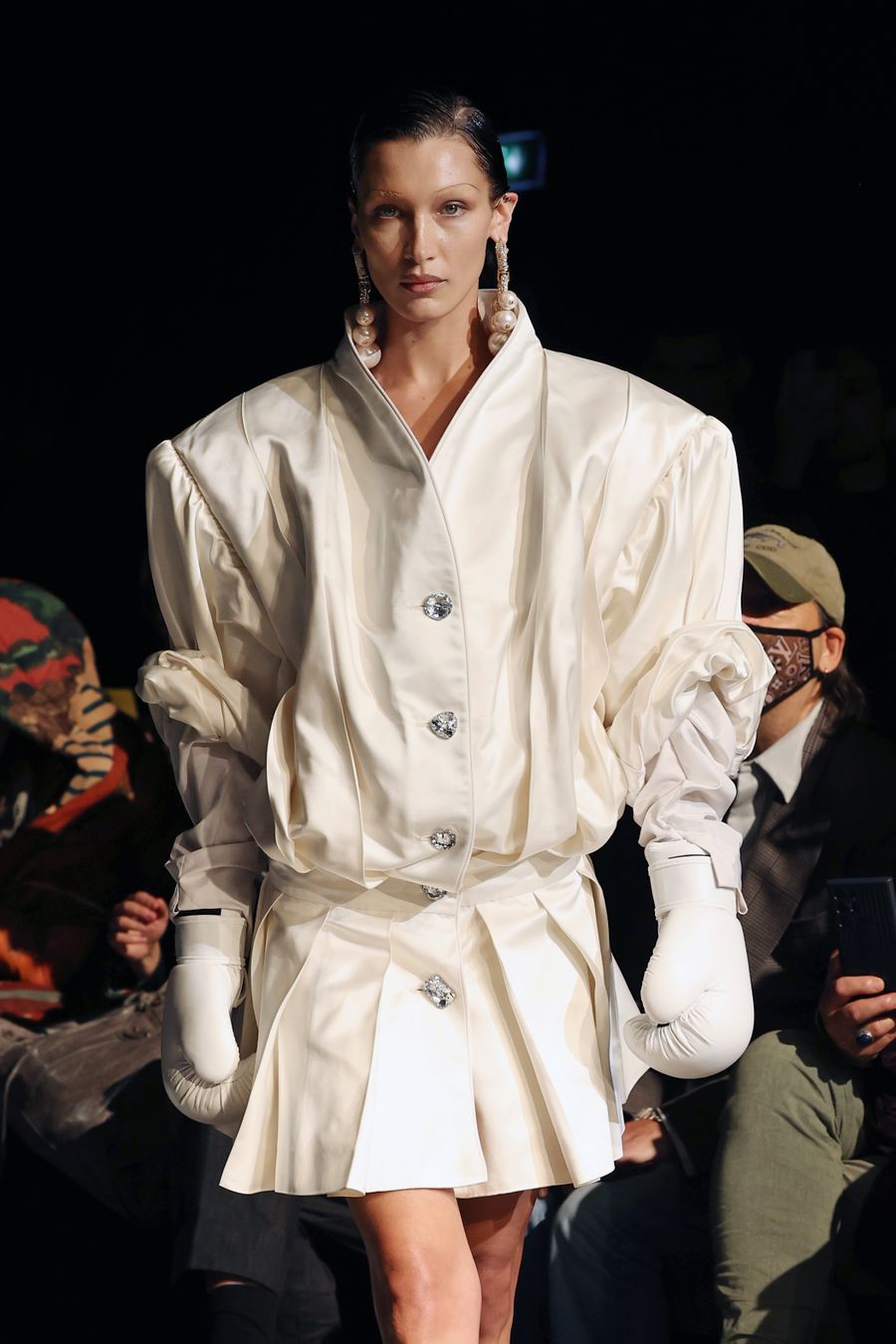 bella-hadid-semana-de-la-moda-de-paris-vivienne-westwood