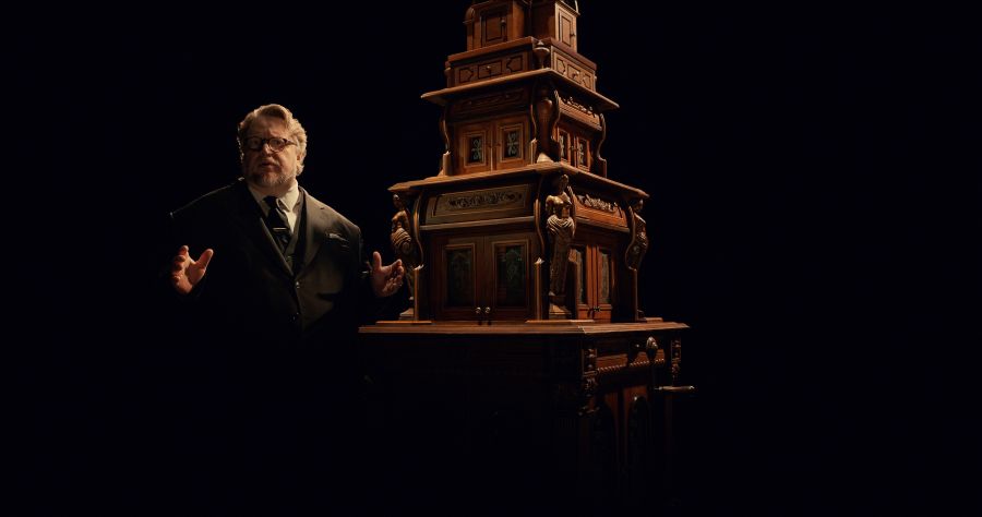 Guillermo_Del_Toro's_Cabinet_of_Curiosities_S1_LOT36_00_00_45_23R.jpg