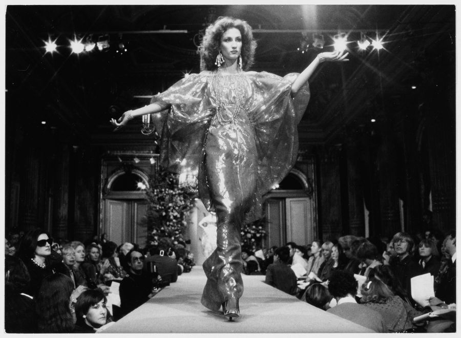 museo yves saint laurent exposicion oro dorado