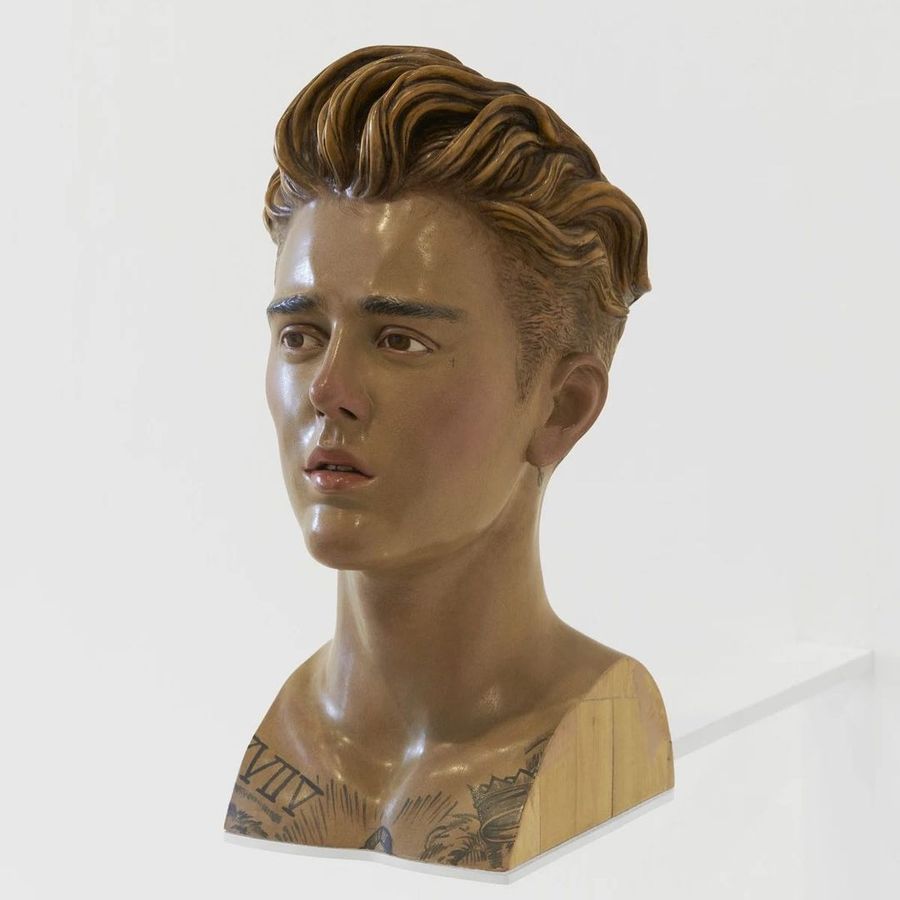 justin-bieber-escultura-loewe.jpg