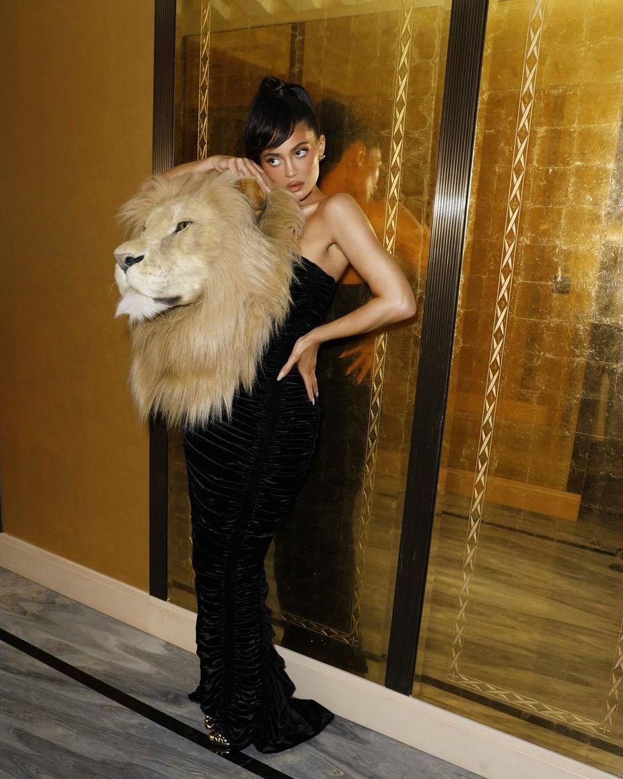 kylie-jenner-cabeza-leon-1.jpg