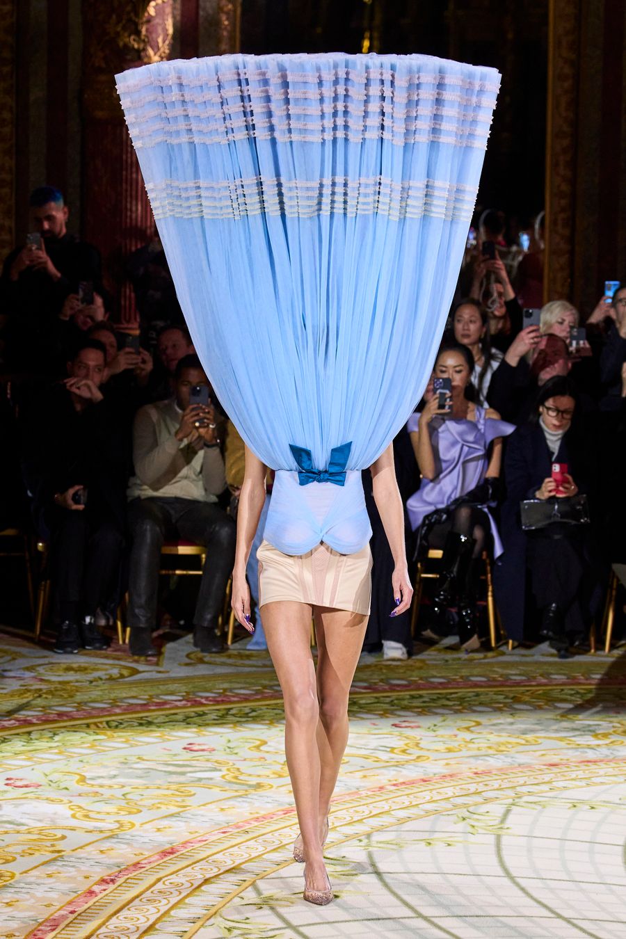victor-rolf-vestidos-chuecos.jpg