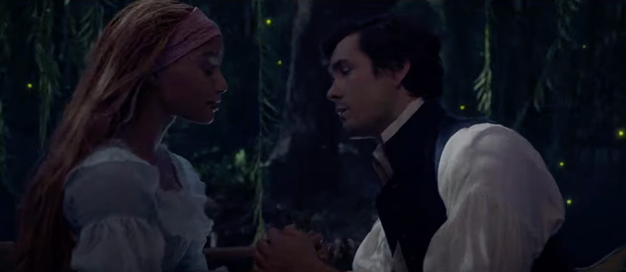 Halle Bailey y Jonah Andre Hauer-King en La Sirenita.png