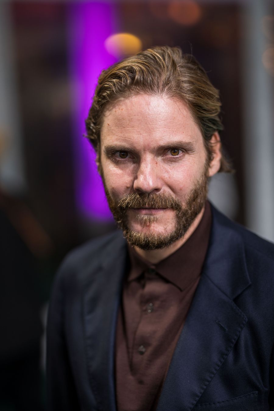 Daniel Brühl karl lagerfeld serie disney