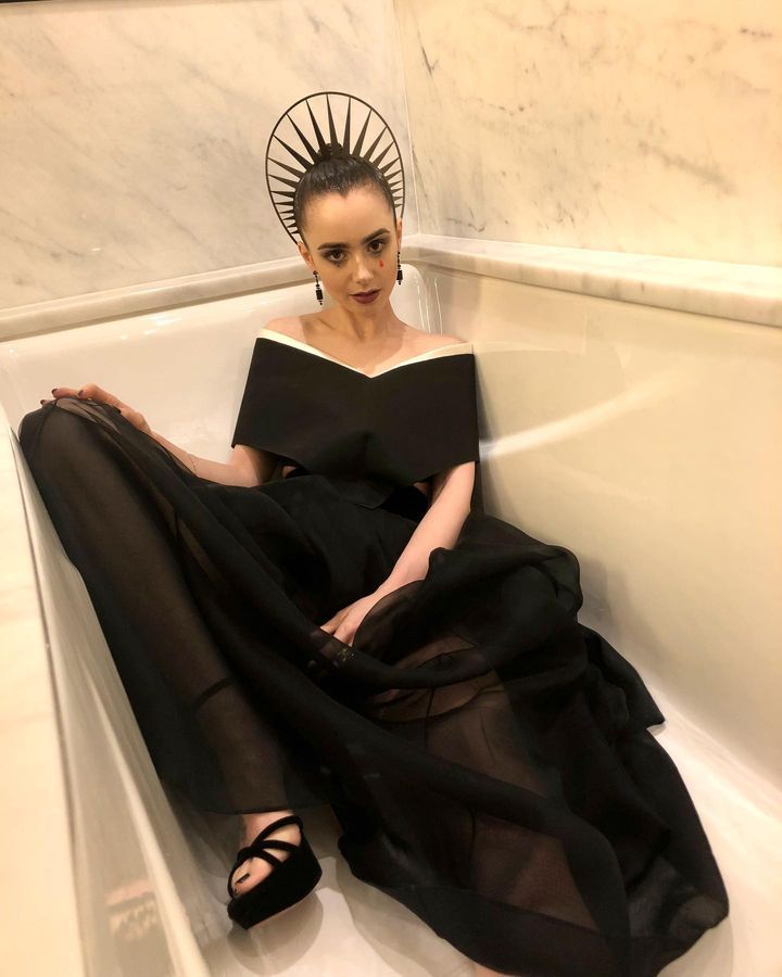 Lily-collins-met-gala-baño.jpg