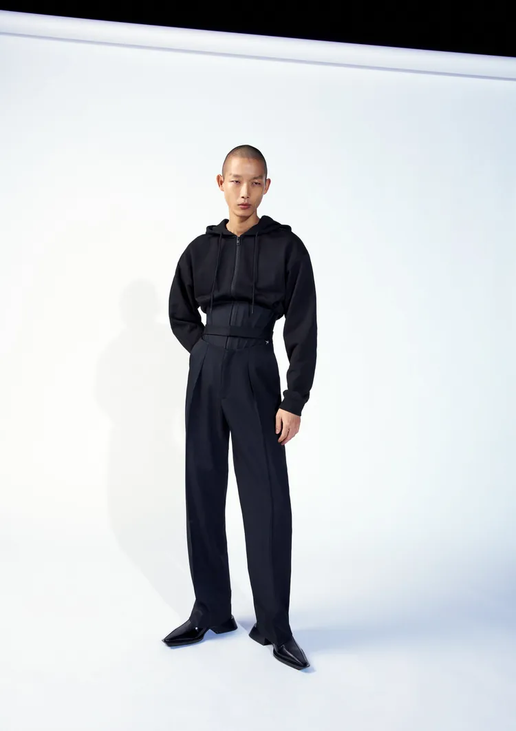 Todos los looks de Mugler x H&M
