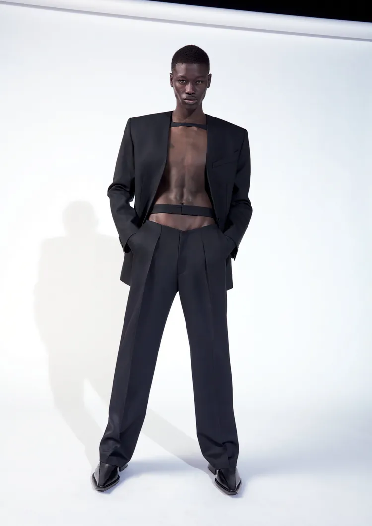 Todos los looks de Mugler x H&M