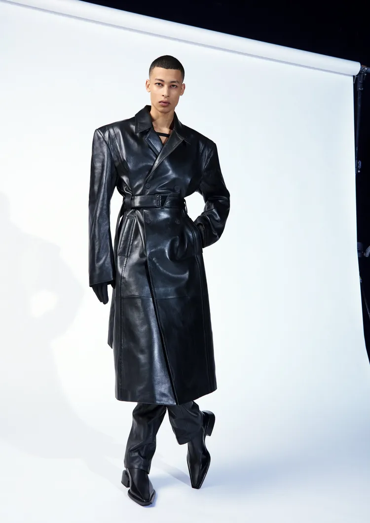Todos los looks de Mugler x H&M