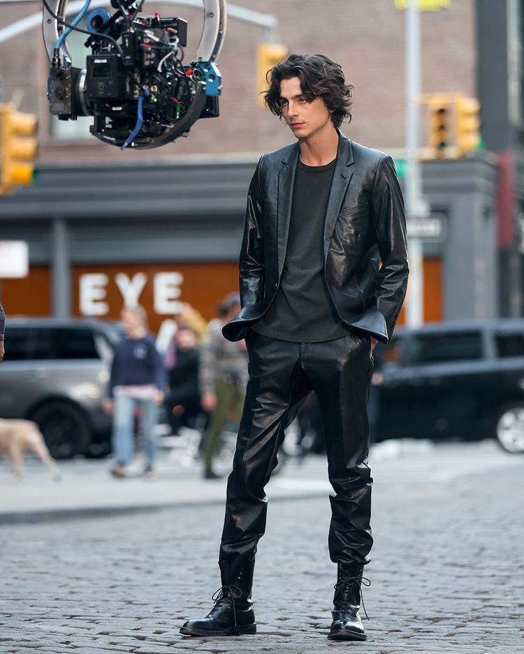 timothee-chalamet-chanel-bleu.jpg