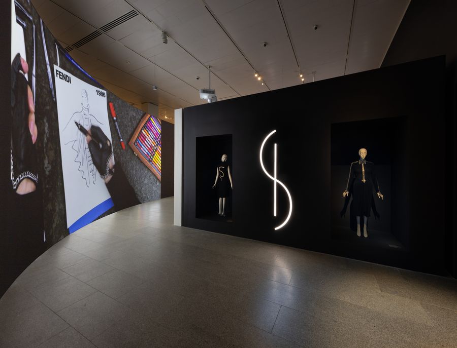 Foto: The Costume Institute; Karl Lagerfeld: A Line of Beauty (2023)