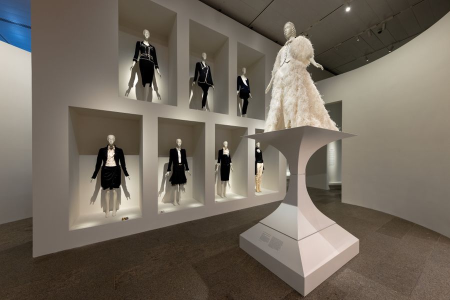 Foto: The Costume Institute; Karl Lagerfeld: A Line of Beauty (2023)
