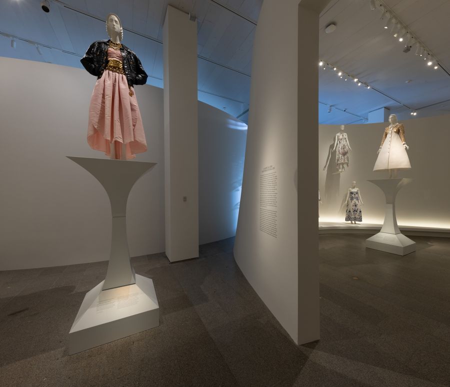 Foto: The Costume Institute; Karl Lagerfeld: A Line of Beauty (2023)