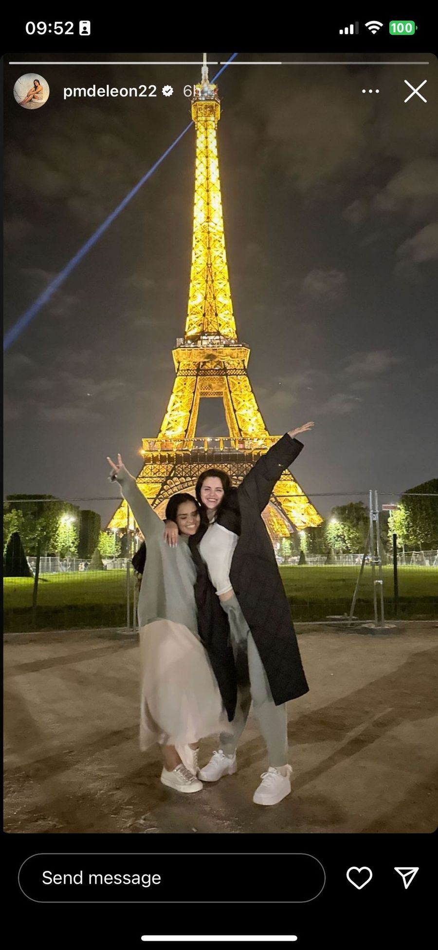 Selena Gomez está de vacaciones en París.