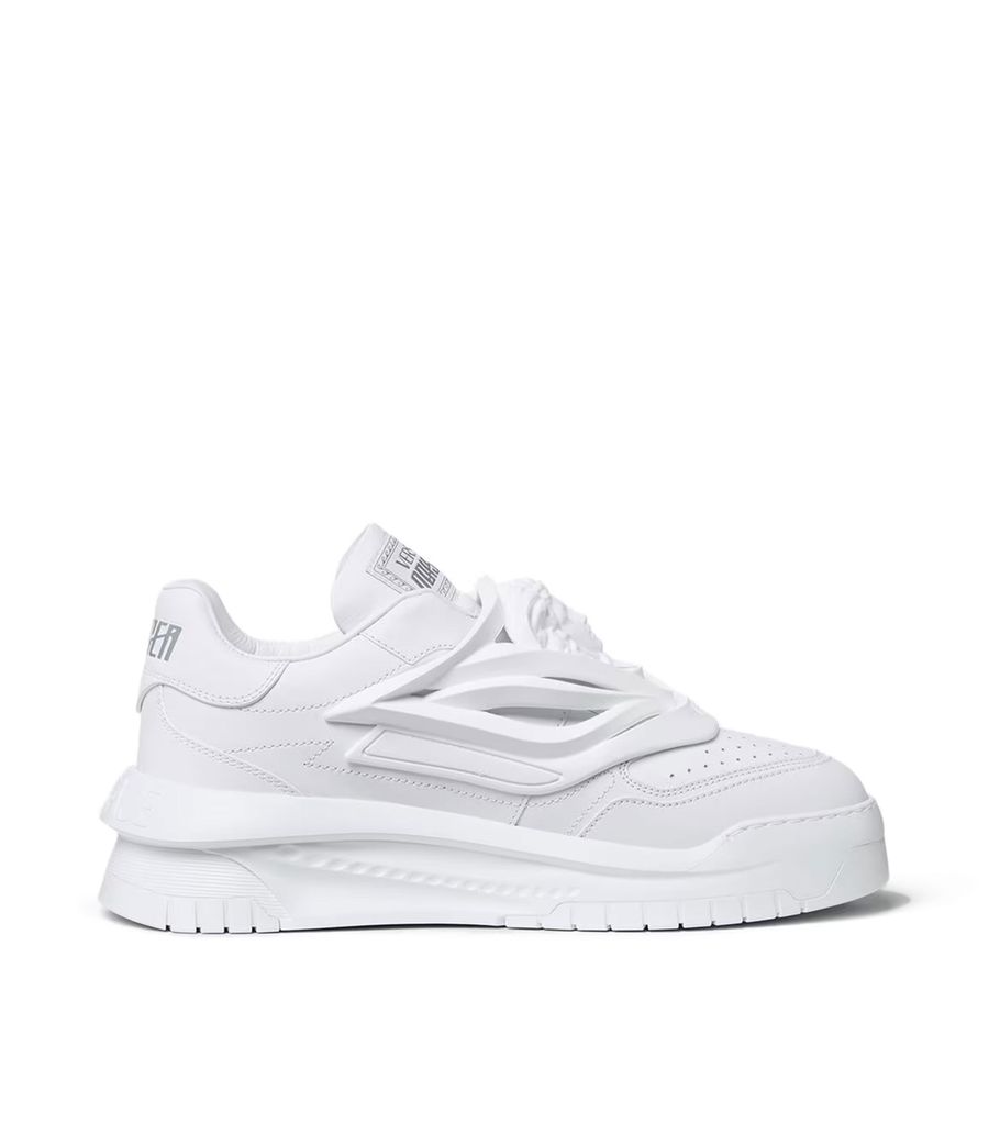tenis-almendrados--mejores-zapatos-pantalones-anchos.jpeg
