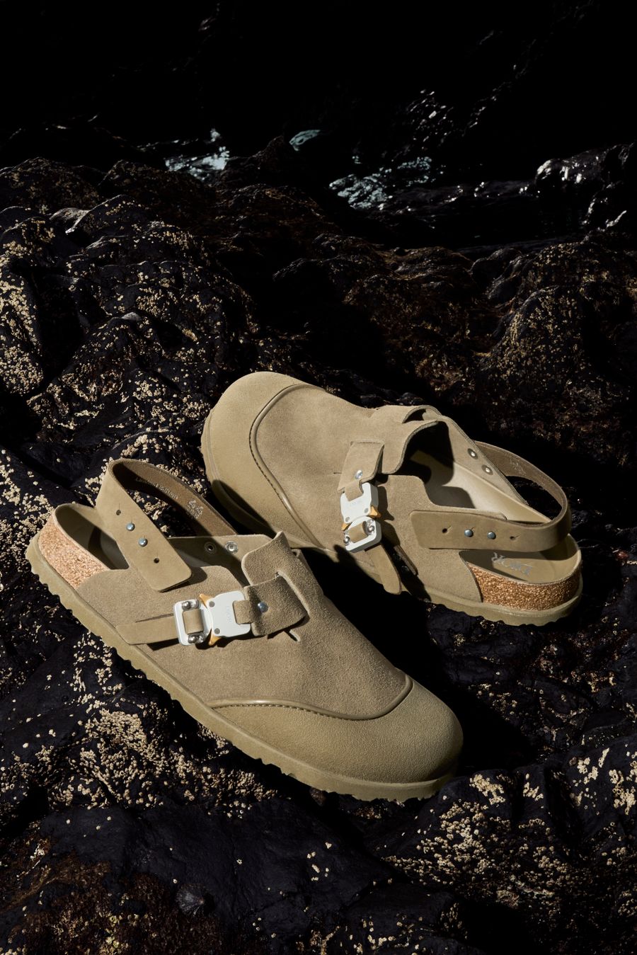 DIOR MEN'S BEACHWEAR CAPSULE 2023 EDITORIAL SHOOTING BY TILL JANZ - FOCUS BIRKENSTOCK (7).jpg